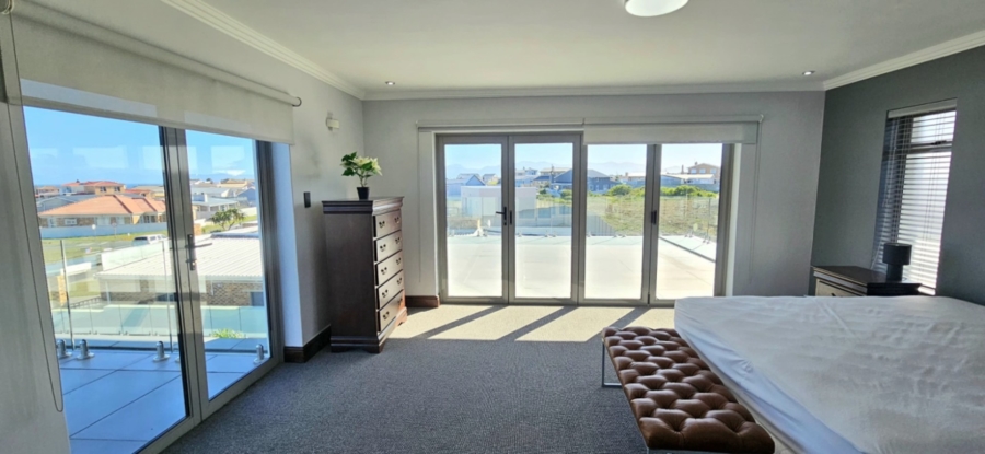 7 Bedroom Property for Sale in Gansbaai Central Western Cape